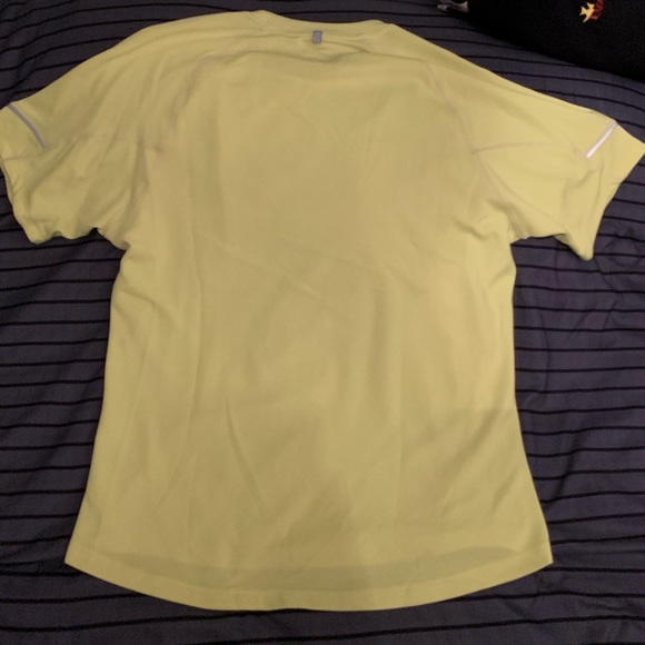 NIKE DRYFIT RUNNING TSHIRT - Picture 2 of 2